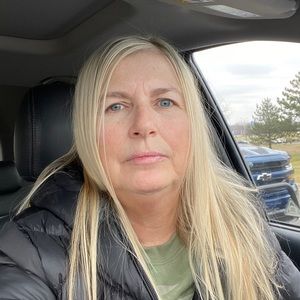 Meet your Posher, Debbie